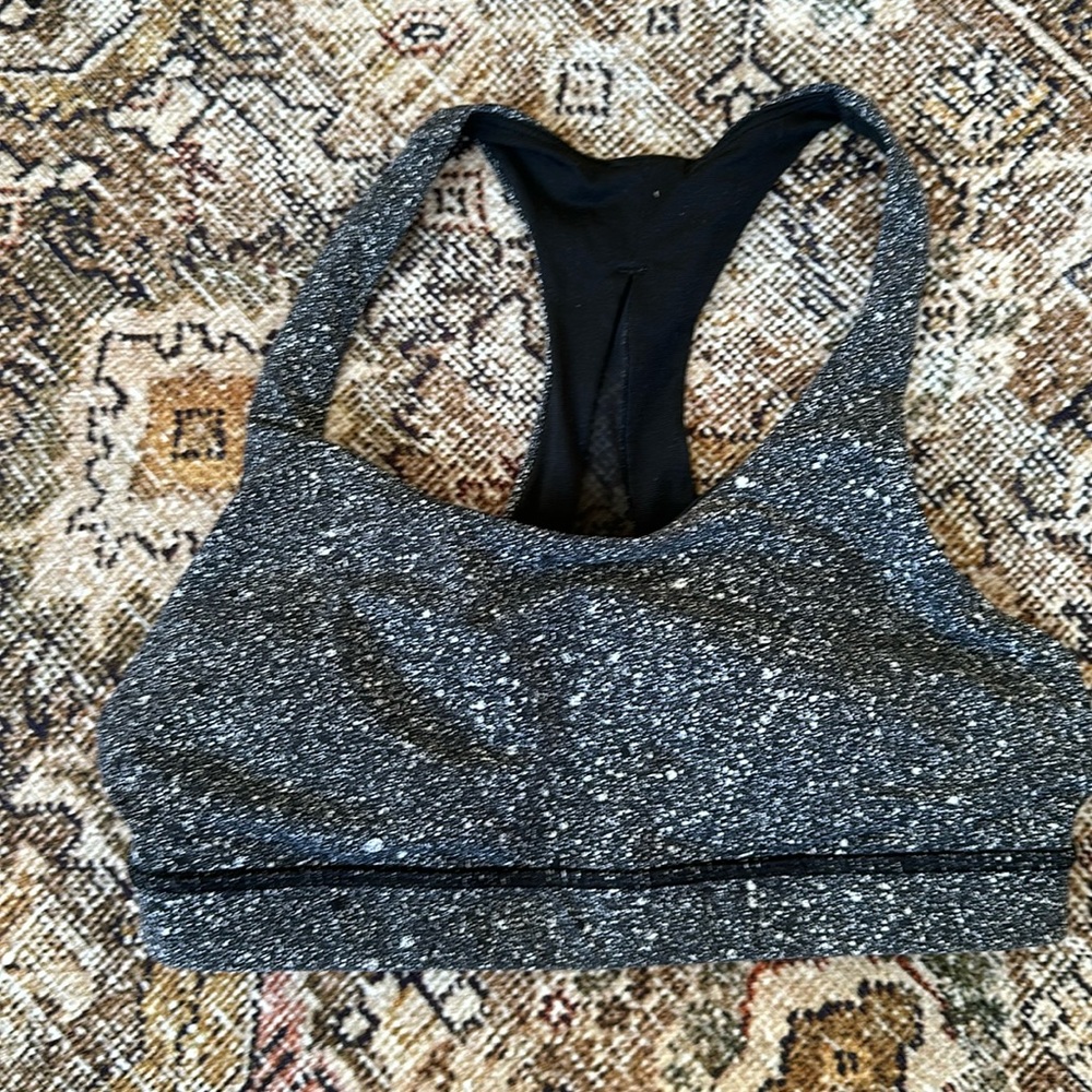 Lululemon sports bra